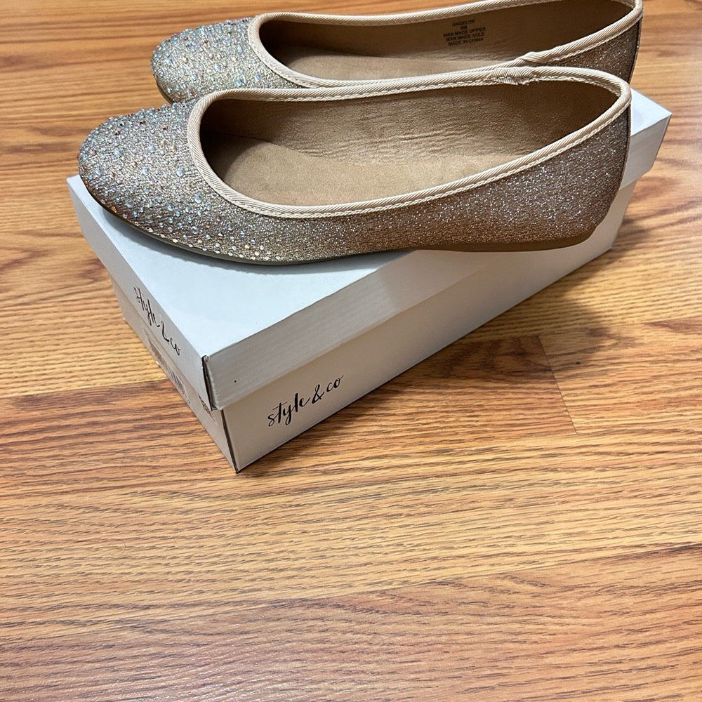 Style & Co. Women's Sparkling Flats - Gold and Tan